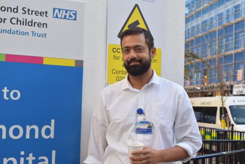 طبيب كويتي يكتسب خبرة من متخصصين عالميين في لندن