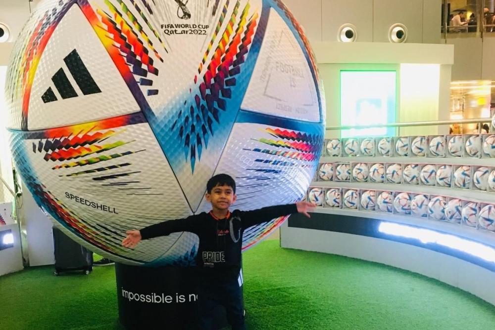 يحي في إحدى الملاعب التي شهدت كأس العالم